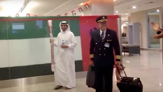 4M Views?! Emirates pilot gets a surprise on his final flight home!