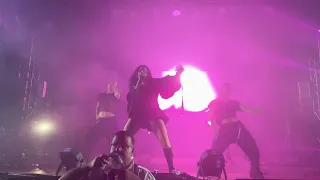 Charli XCX - Unlock It (Live at For The Love Festival, Wollongong. 26-02-23)