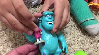 Benny's Toys - Disney Pixar Monsters Inc Figurine Playset Unboxing - Mike Wazowski, James P Sullivan