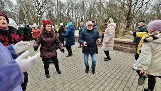 25.02.24г..."ЭХ, РАЗГУЛЯЙ!!!"... звучит на танцполе в Гомельском парке...