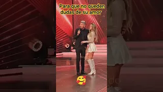 Milett Figueroa y Marcelo Tinelli se dan efusivos besos en vivo del último programa Bailando 2023.