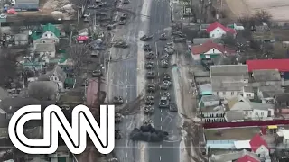 Coluna de tanques russos cai em emboscada ucraniana | JORNAL DA CNN