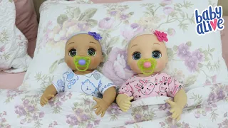 ROTINA DA TARDE DAS BABY ALIVES GÊMEAS NINA E HANNA DORMINDO NA CAMA DA MAMÃE