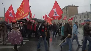 Russian Communists mark 30 years since Kremlin crushed a parliamentary uprising