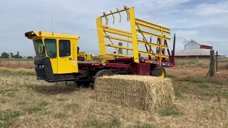 New Holland H9880 with Mil-Stak on big square bales