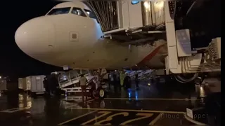 Landing in a stormy, rainy night at Cochin, India 🇮🇳 cockpit view, airplane landing