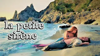 Une sirène tombe amoureuse d'un prince et décide de vivre avec lui hors de l'eau / la petite sirène