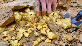 Great Finding Natural Gold! Digging for Biggest Gold Nugget worth Million $$ at Mountain,