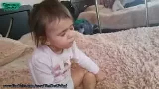 Ребенок Спит Сидя! Приколы с Детьми!   Sitting baby sleeps! Funny Kids!