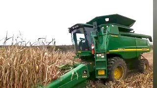 Combine John Deere 9560 sts. Corn harvest Continues!