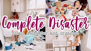 COMPLETE DISASTER CLEAN, DECLUTTER AND ORGANIZE // FALL CLEANING MOTIVATION