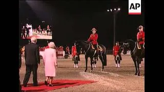 Royal Canadian Mounted Police gives horse to Queen