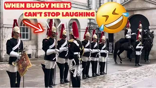 Hilarious Moment: When Buddy Make Kings Guard Laugh at Wrong Time.