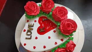 Heart shape❤ Anniversary cake
