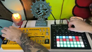 Novation Circuit Tracks Behringer TD-3 Techno pattern 14