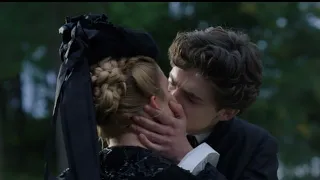 LITTLE WOMEN - Laurie Kissing Amy