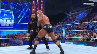 Roman Reigns ataca a Randy Orton - WWE SmackDown 15 de Diciembre 2023 Español Latino