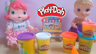 Baby Alive e Baby Moranguinho fazendo sorvete de massinha Play-Doh!!!