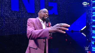 Teddy Long regresa y pacta una lucha en Monday Night Raw 30 años - WWE Raw 23/01/2023 (En Español)