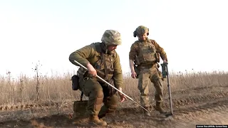 Praying In The 'Gray Zone': Ukraine's Frontline Sappers