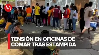 Migrantes regresan a oficinas de Comar en Tapachula, Chiapas
