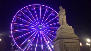 Giro sulla ruota panoramica in Piazza Cavour