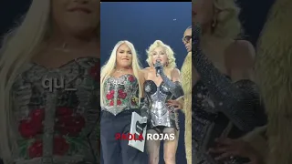 Wendy Guevara invitada al escenario con Madonna.| Paola Rojas