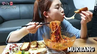 리얼먹방:) 매콤~한 쫄면에 치즈돈까스 !! 궁극의 조합ㅣ jjolmyeon(spicy noodles)ㅣREAL SOUNDㅣASMR MUKBANGㅣEATING SHOWㅣ