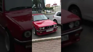 Моя BMW E30 на выгуле. Как вам?)