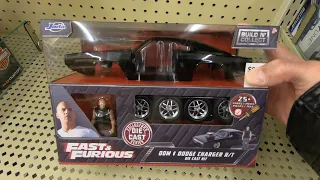 JADA TOYS FAST & FURIOUS DOM'S DODGE CHARGER 1/24 SCALE DIECAST MODEL CAR CLOSE UP LOOK