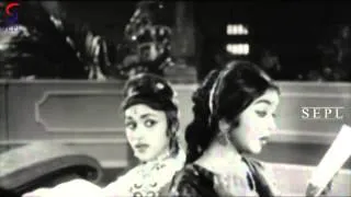 Androru Naal From Movie Nadodi