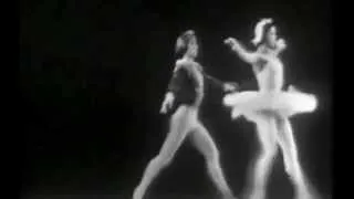 Margot Fonteyn, Rudolph Nureyev - Pas De Deux, Act 2, ‘Swan Lake’