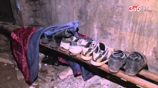 Бомжи благоустроили подвал в центре Читы