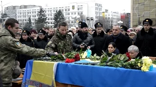 У Черкасах попрощалися з бійцем Олександром Маламужем, що загинув під Іловайськом