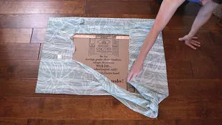 She wraps a towel around cardboard for this genius bedroom hack!