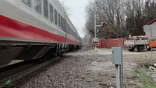 AMTRAK 316 Missouri River Runner - Independence, Missouri (horn reverberation)