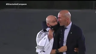 Zinedin Zidane emotional moment after winning laliga title #laliga #realmadrid #zidane