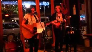 Peta Edmonds & Abigail Dougherty | Noah | Live at a Ponsonby Cafe