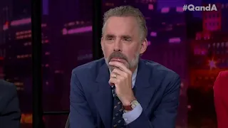 Jordan Peterson desmascara as posturas "pseudo-moralistas" dos ativistas em resposta - LEGENDADO