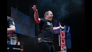 Dirk FALLS OVER during crazy walk-on! 🤣 | 2023 Dutch Darts Championship