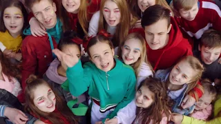 Лесик в клипе 'Welcome to my Belarus' Маши Жилиной