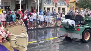 Disney Festival of Fantasy Parade in Heat rain break down