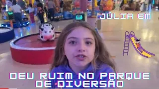 BRINCANDO NOS BRINQUEDOS INFLÁVEIS| Júlia Carvalho