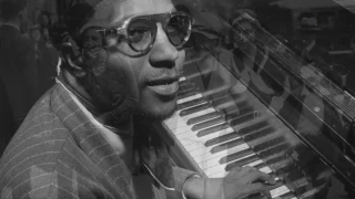 What improvisation really is? Thelonious Monk home studying I'm Getting Sentimental Over You (rare)