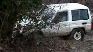 LAND CRUISER TOYOTA BJ71 ACTION .MOV