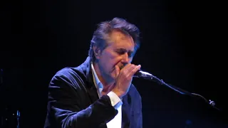 BRYAN FERRY – LIKE A HURRICANE (Neil Young cover)– Montreal 2017 (HD)