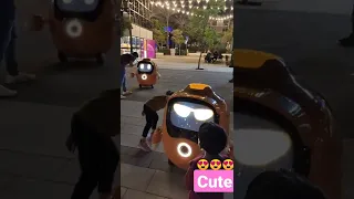 Cute robots playing with kids🤖👶🏻😍😍 in Expo 2020 Dubai🇦🇪 #shorts #dubai #dubaiexpo2020 #dubailife