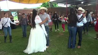 ASI SE VIVIO LA BODA DE NABOR Y ADRIANA