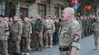 "Правий сектор" під час маршу у Львові висунув претензії Порошенку