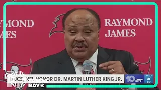 MLK family members serve as honorary team captains at Eagles-Buccaneers wild-card playoff game